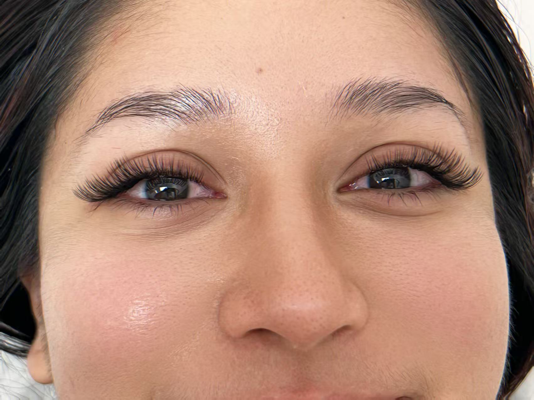 DAZZLING Eyelashes Extension gallery image